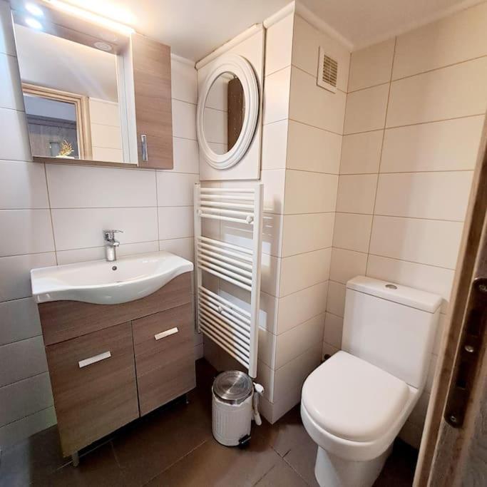 Apartment 20' From The Airport,20' From The Center Of *